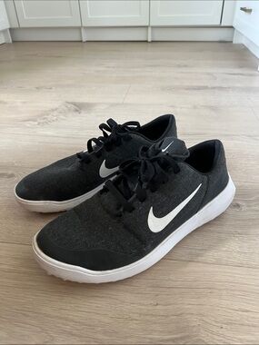 Nike Men's Black and White Low-Profile Golf Trainers